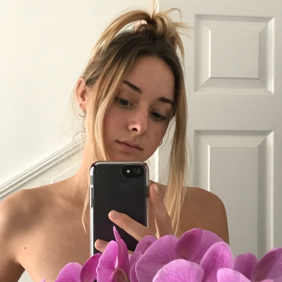 Meet your Posher, Elizabeth - Picture 1 of 1